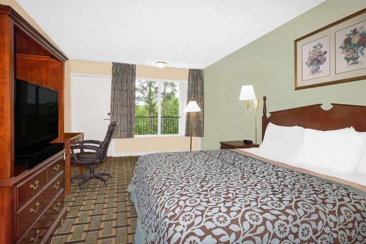Room 10 of 15