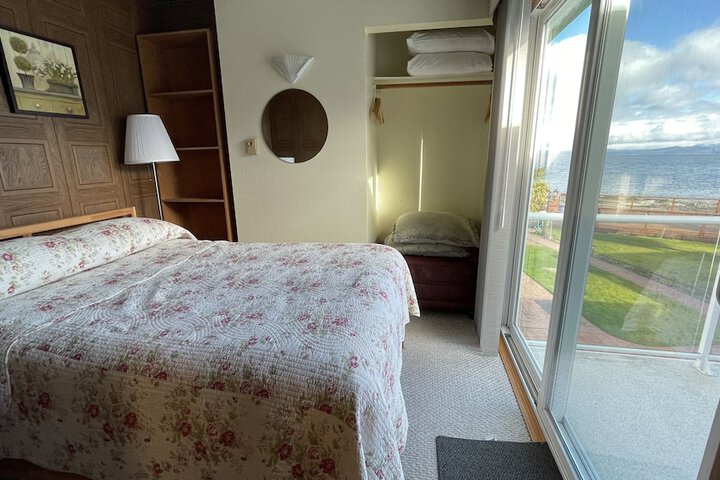 Room 53 of 82