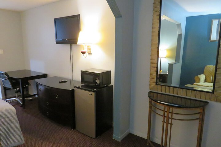 Room 3 of 11