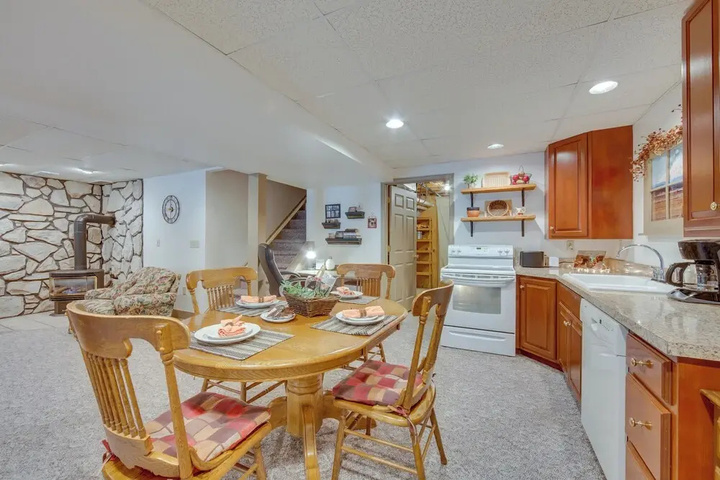 The Haven at Welsh Mountain Suites - Apt w / Patio!