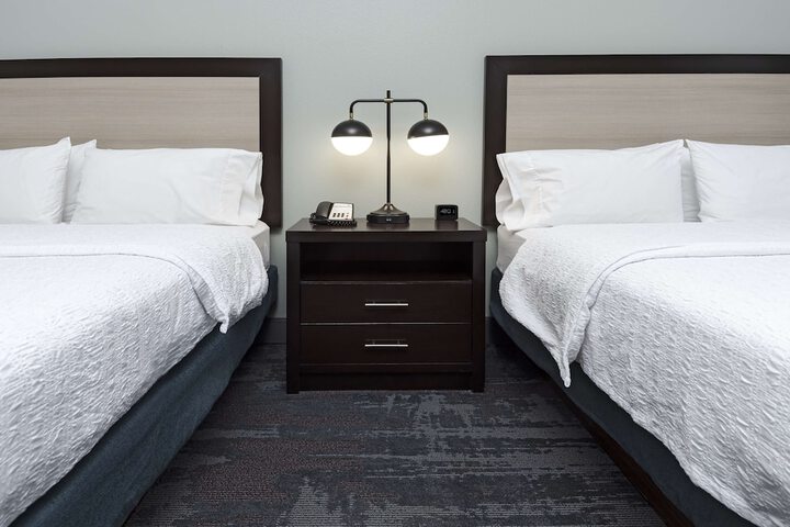 Hampton Inn & Suites Raleigh Downtown