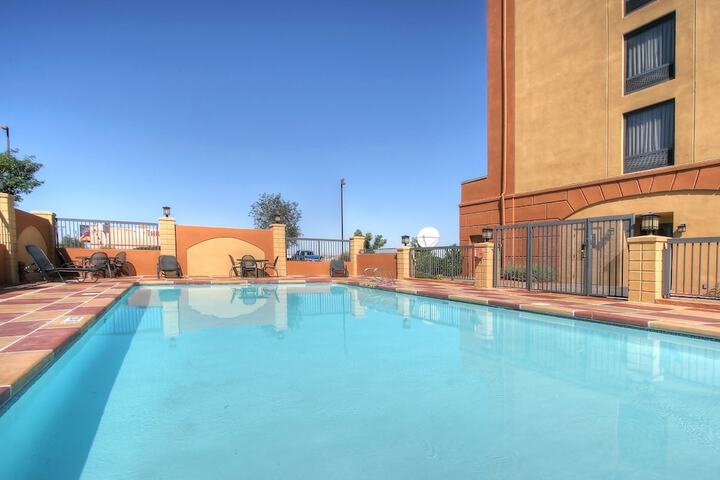 Pool 5 of 42