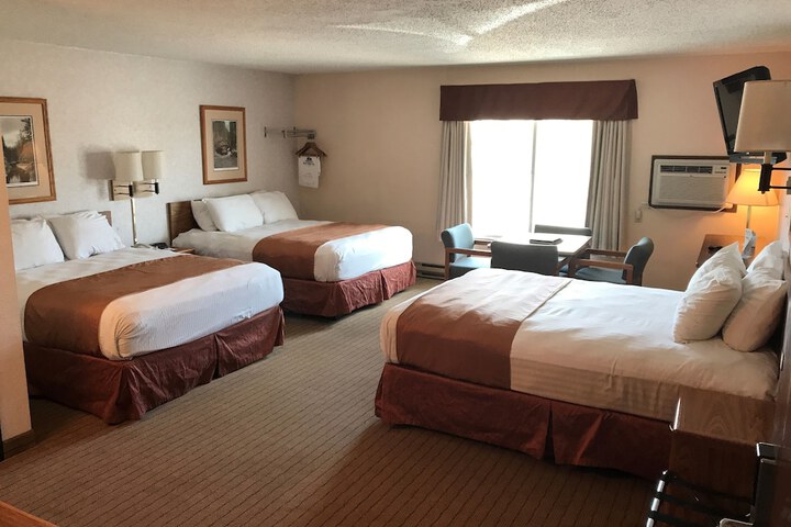 Room 4 of 28