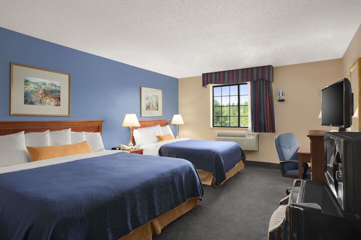 Room 4 of 12