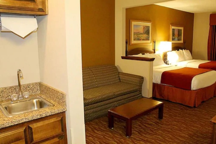 Spark by Hilton Paducah