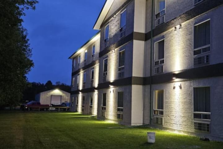 Hotel 4 of 67