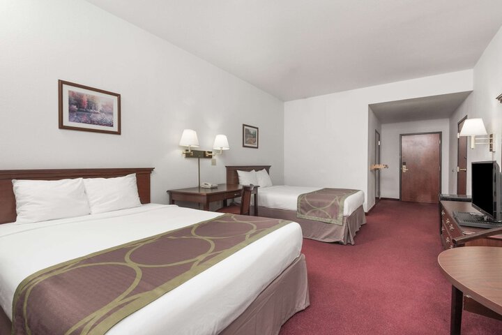 Room 13 of 24