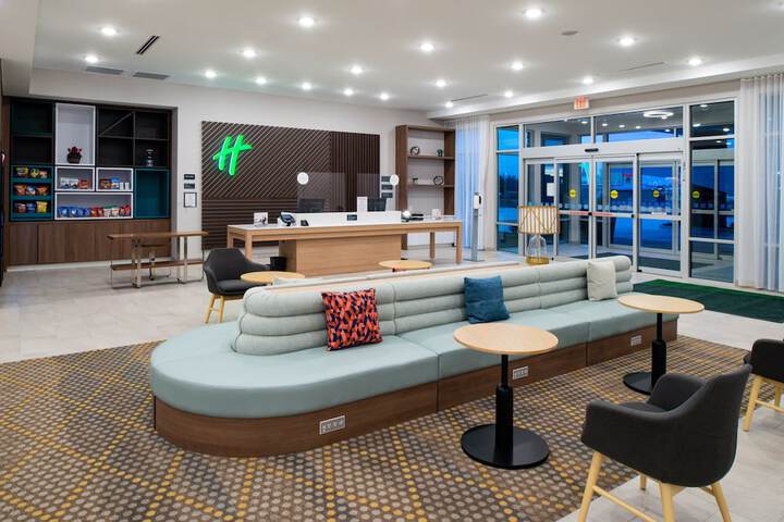 Hotel 5 of 82