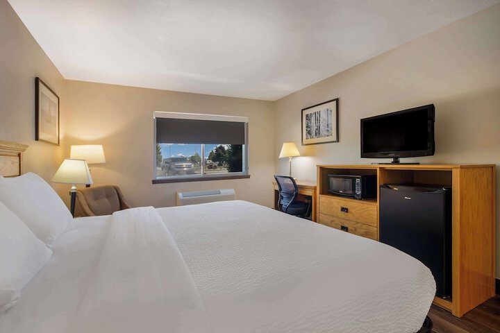 Room 32 of 49