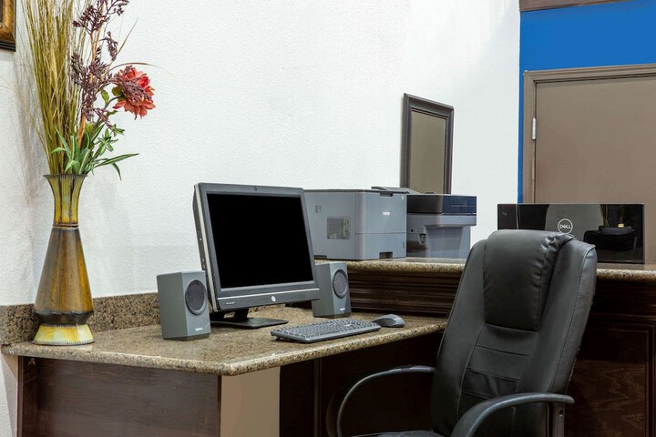 Business Center 55 of 57
