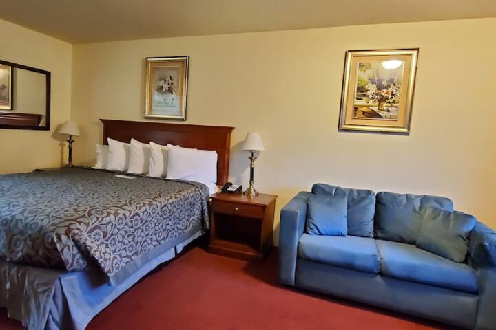 Olympic Inn & Suites