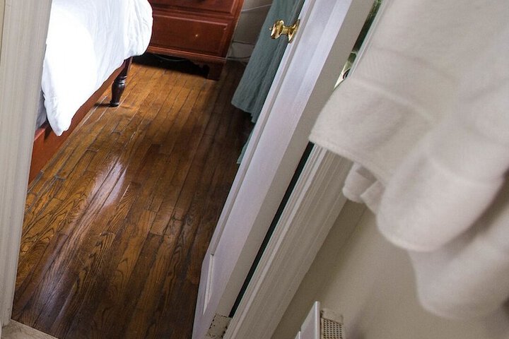 Room 229 of 238