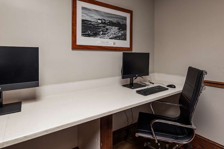 Best Western Plus Portsmouth Hotel & Suites