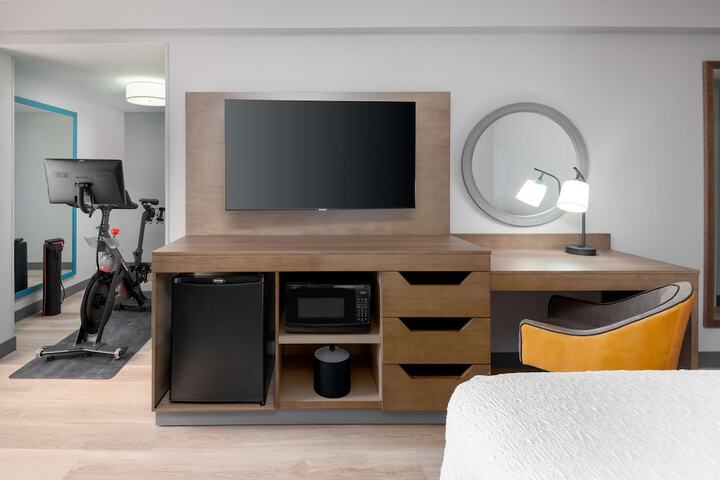 Room 16 of 36