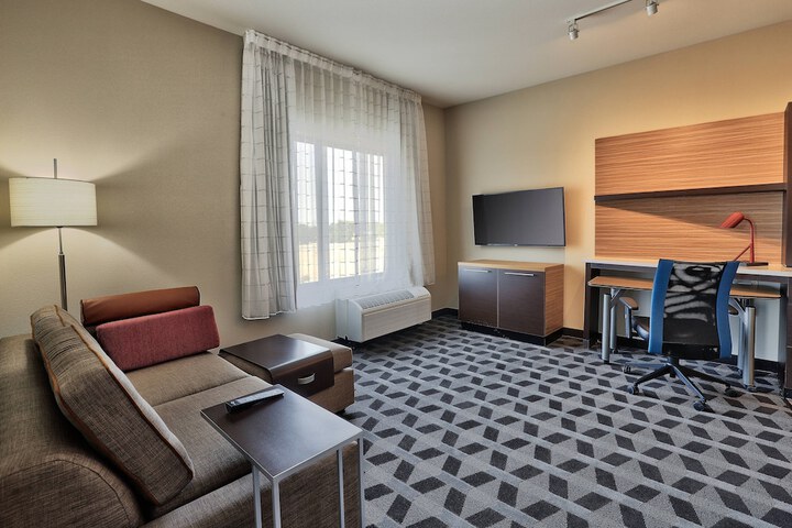 Room 25 of 36