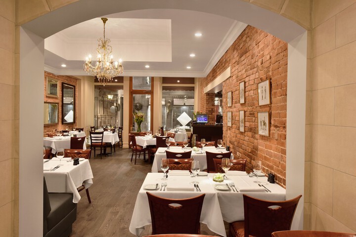 Dining 37 of 47