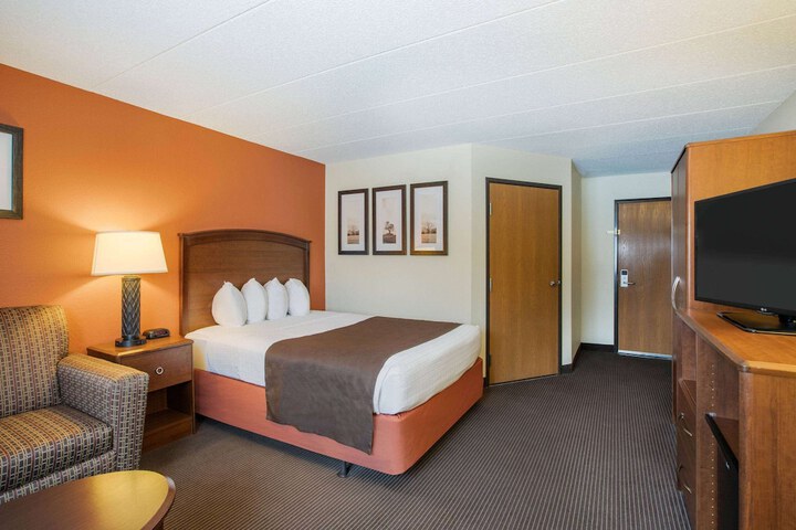 Room 35 of 44