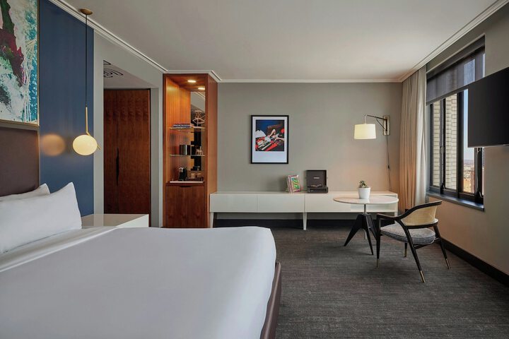 Room 41 of 69