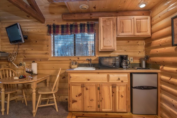Upper Canyon Inn & Cabins