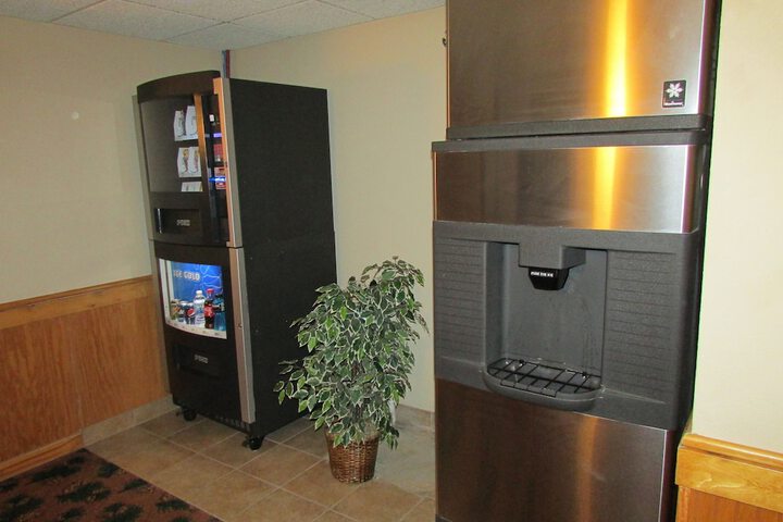 Shell Lake Lodge a Travelodge by Wyndham