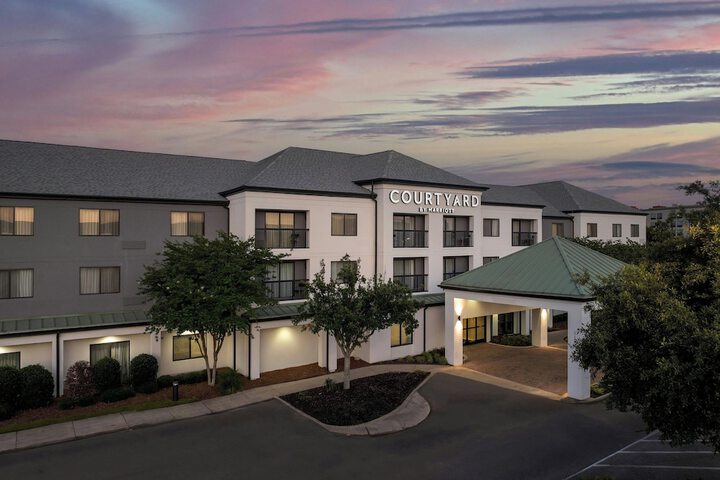 Hotel 2 of 33