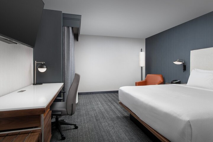 Room 11 of 40