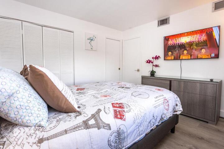 Bass & Sun Condominium 2 / 2 Bedroom