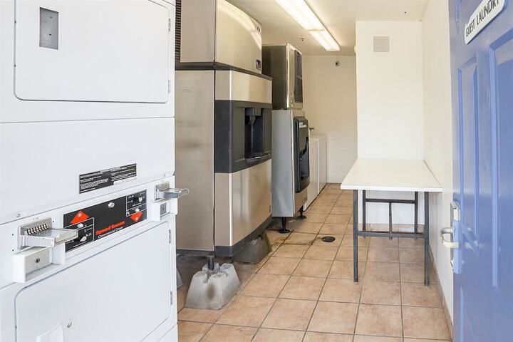 Motel 6 Grand Prairie TX - Near Six Flags Drive