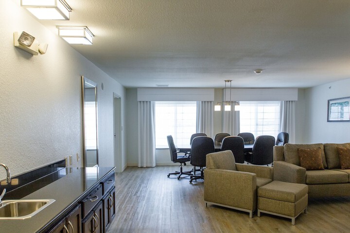 Holiday Inn Bloomington-Airport by IHG