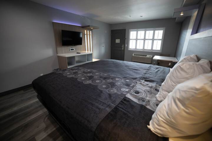 Room 44 of 73
