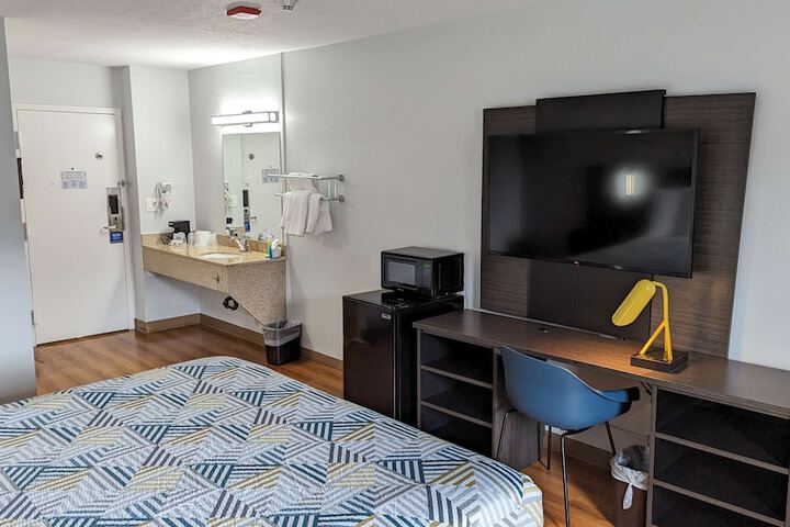 Room 19 of 27