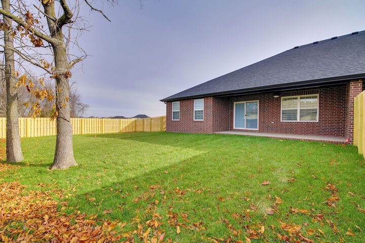 Charming Ozark Abode w / Yard & Pool Access