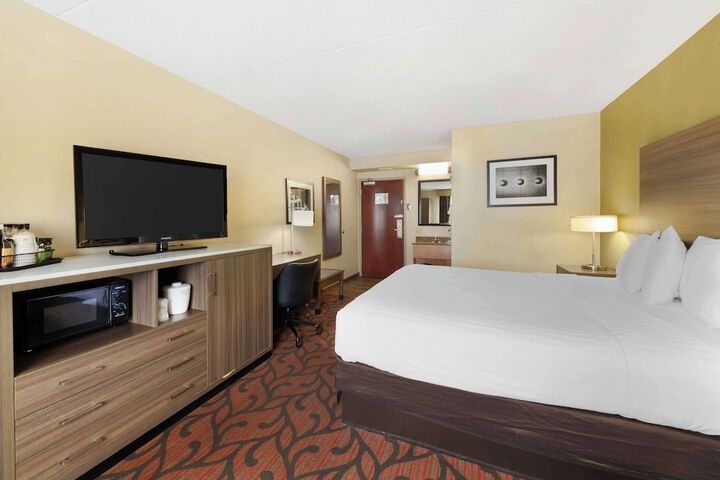 Room 9 of 25