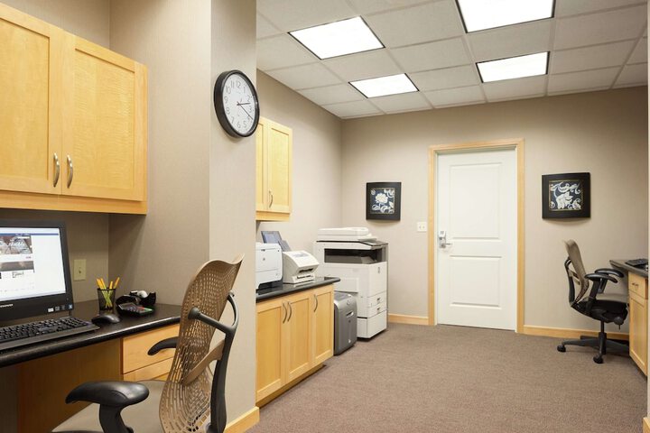 Business Center 37 of 37