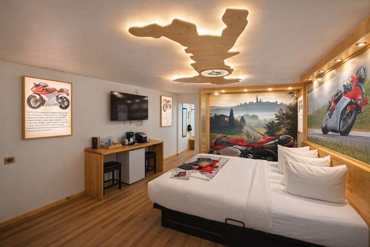 Motorcycle Inn
