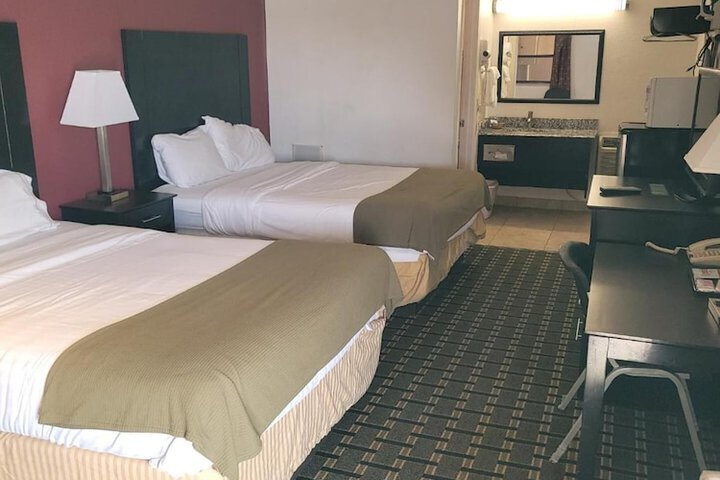 Room 16 of 32
