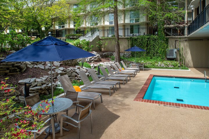 Pool 4 of 71