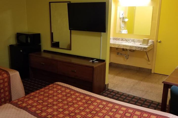 Room 13 of 25
