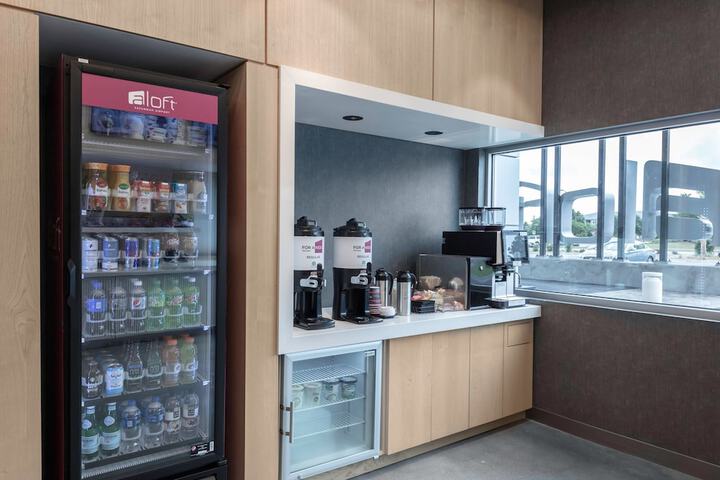 Breakfast/Coffee Service 22 of 28