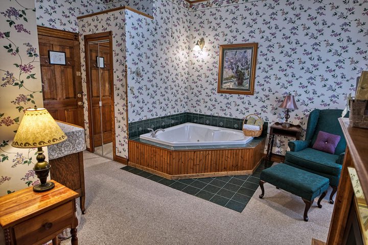 Rockwell Falls Inn and Wine Bar