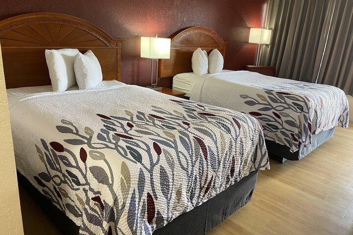 Room 8 of 16