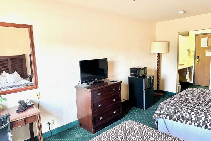 Room 14 of 22