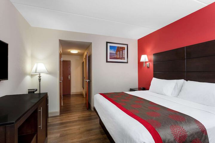 Room 26 of 34