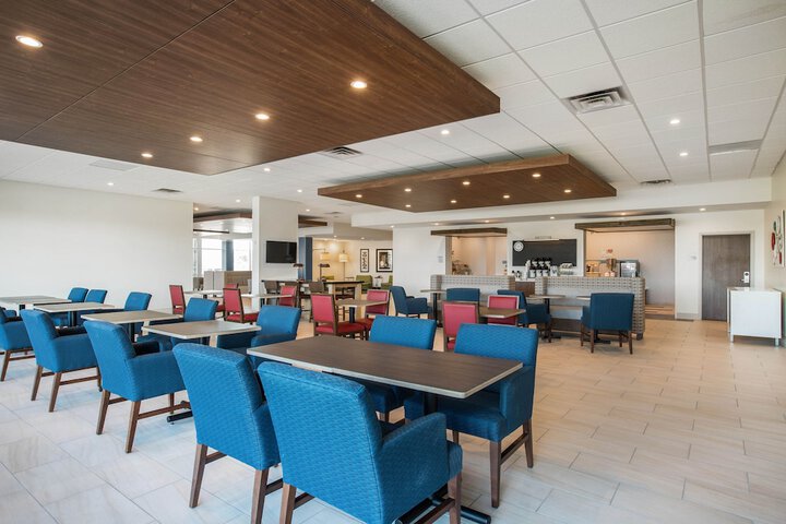 Holiday Inn Express & Suites Ludington by IHG