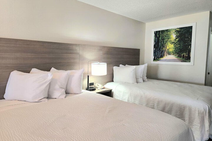 Days Inn by Wyndham San Marcos