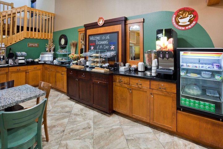 Breakfast/Coffee Service 24 of 26