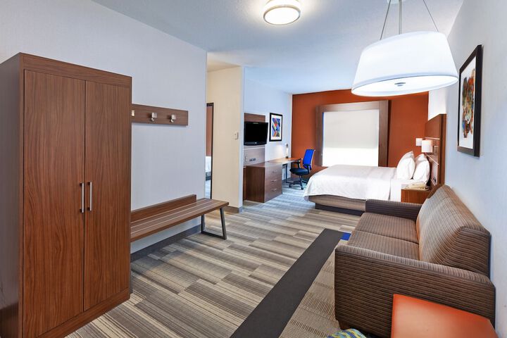Room 9 of 29
