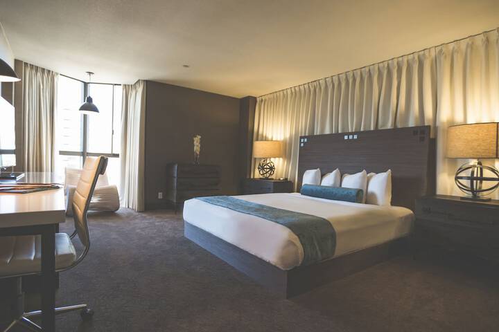 Whitney Peak Hotel Reno Tapestry Collection by Hilton