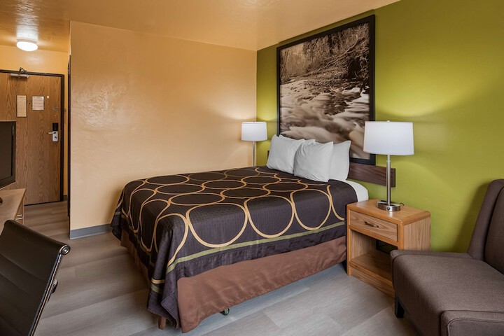 Room 27 of 35
