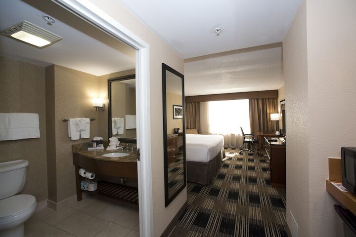 Room 22 of 28